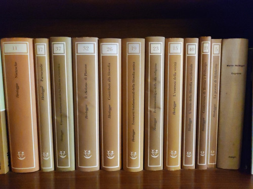 Heidegger voll adelphi - 12,