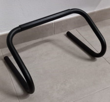 Poggiapiedi a pavimento per