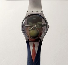 Swatch Special 2023 - SUOZ350 - Le Fils De L'Homme by Rene Magritte - Usato - 