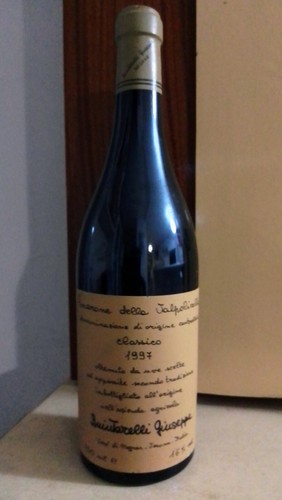 Bottiglie vino rosso vintage 
