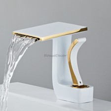 Rubinetto miscelatore lavabo
