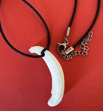 COLLANA PARTICOLARE CON DENTE DI CINGHIALE