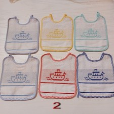 Set di 6 bavaglini ricamabili