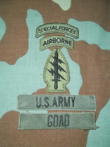 Army green berets patches - green,