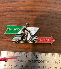 Stemma distintivo Vespa Scooter Milano Rally 2013.  Raro!