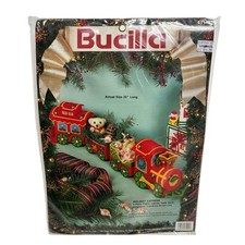 BUCILLA Holiday Express Kit 4 Pezzi Decorazione Tavolo Tela Plastica Treno Natale