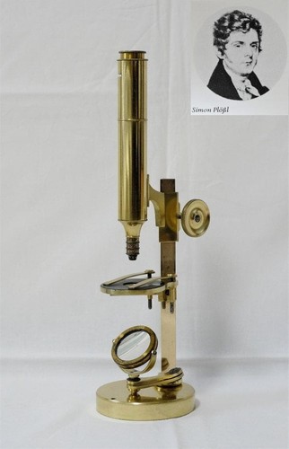 Antico microscopio acromatico