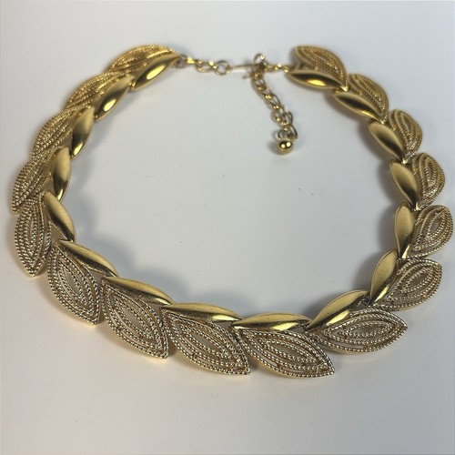 Collana design foglia oro