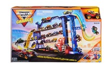 Monster Jam Garage Playset E