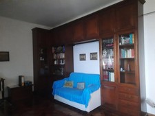 Mobile soggiorno libreria in legno massello – ottime condizioni!