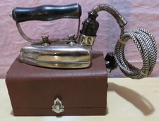 VECCHIO FERRO DA STIRO CON