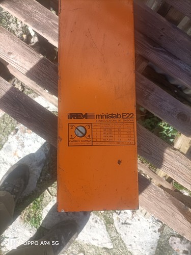 Stabilizzatore tensione 220 - tensione,