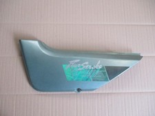 Cache latéral gauche pour