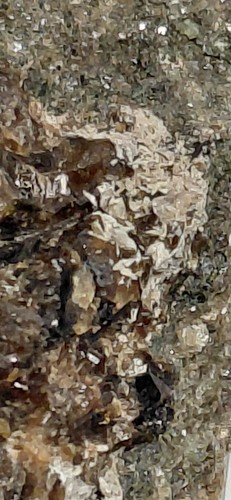 Cuspidina vesuvianite - , su