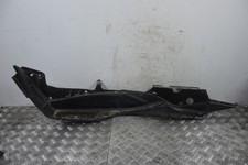84193- Carena Pedana Poggiapiedi Sinistro Sx Suzuki Burgman 400 K7 Dal 2006 al 2