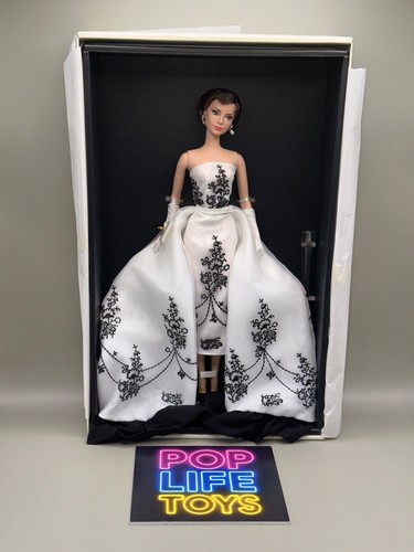 2012 mattel barbie gold - 2012, label