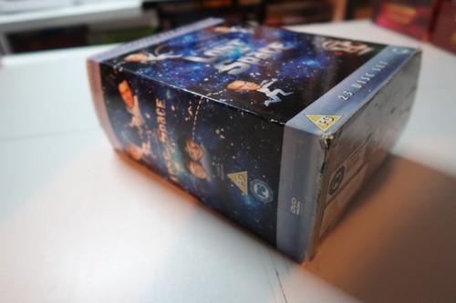Lost space complete series - lost, in