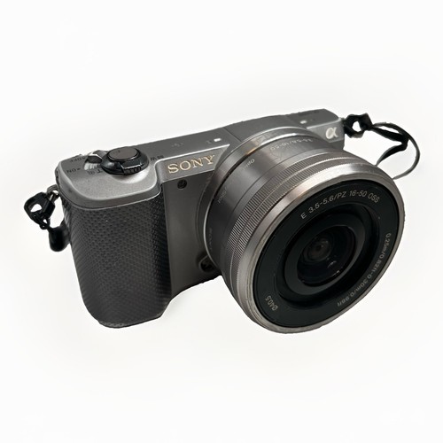 Sony alpha 5000 ilce - sony,