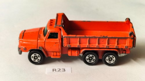Voiture r23 tomica - voiture,