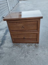 Comodino in legno massello – 2 cassetti – stile classico – ottime condizioni!