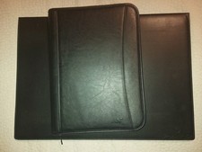 Set da ufficio Pavo in similpelle nera – sottomano + portadocumenti A4 con zip