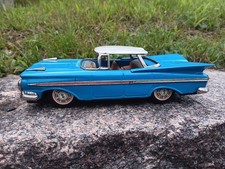 Auto giocattolo latta frizione