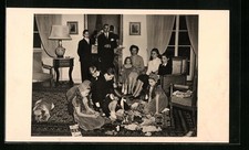 CPA Monsigneur le Comte de Paris, madame la Comtesse de Paris et dix des Enfant 