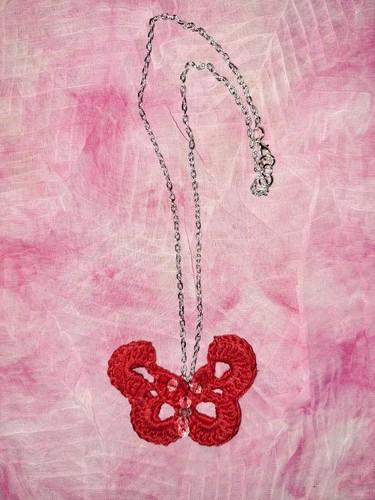 Collana rossa con - con, perline
