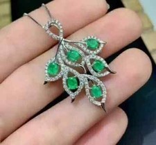 Ciondolo a forma di foglia