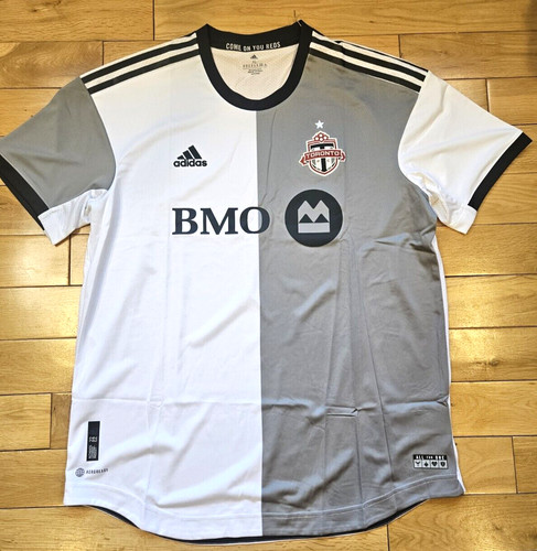 Nuovo kit maglia - , adidas