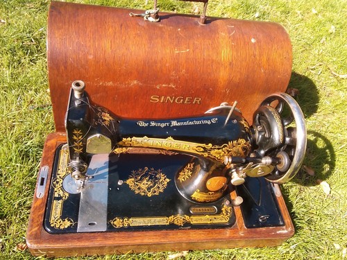 Antique singer sewing machine - singer,