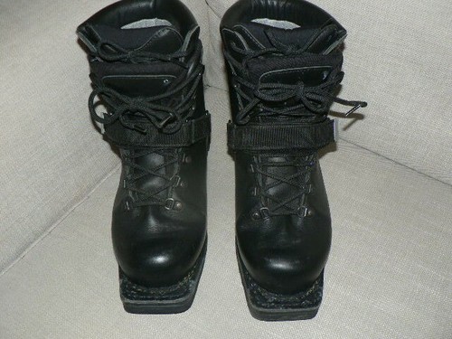 Used size 10 - 10.5, alico