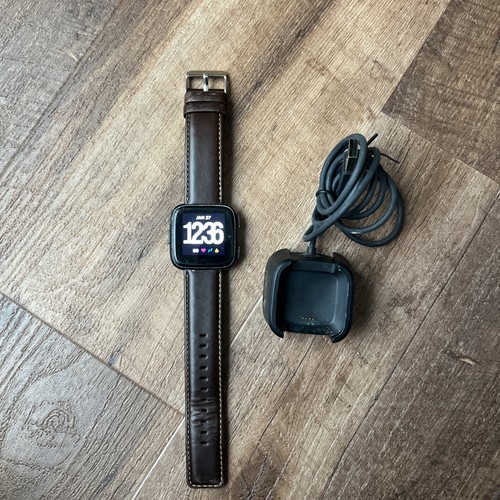 Fitbit versa smart fitness - fitbit, 2