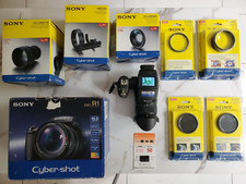 Sony Cyber-shot DSC-R1 10,3MP con una tonnellata di accessori