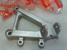 SUPPORTO DX PEDANA PILOTA  RSV - TUONO 1000 APRILIA AP8146336 AP8135909