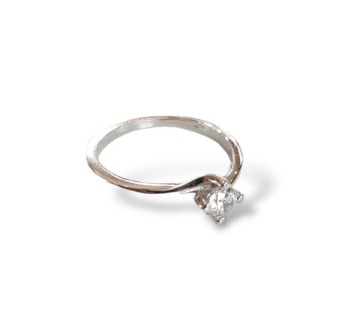 Anello donna tipo solitario