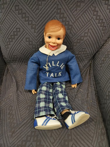 Willie talk ventriloquo - talk,