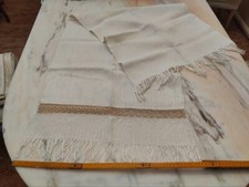ASCIUGAMANO IN COTONE OPERATO, ANNI 40, CON FRANGIA E APPLICAZIONI IN UNCINETTO