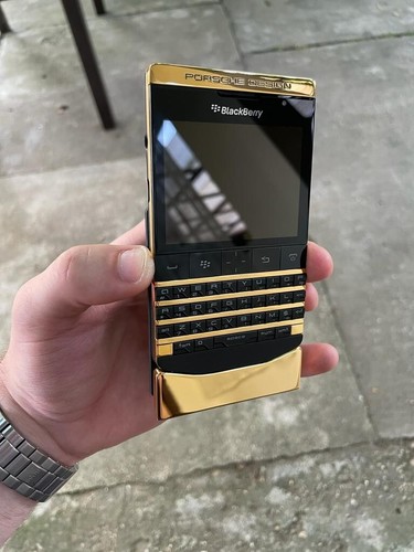 Blackberry porsche design - porsche,