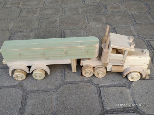 Camion con rimorchio