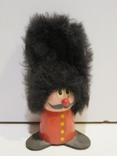 vecchio pupazzo in plastica tessuto e stoffa GUARDIA REALE BUCKINGHAM PALACE di