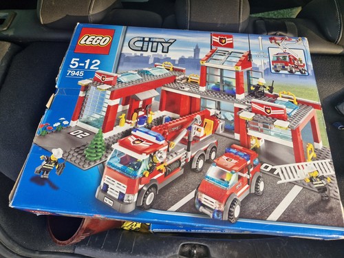 Lego city 7945 caserne des - la,