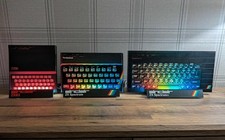Espositori Sinclair Legacy Trio - ZX81, ZX Spectrum & Spectrum + Rainbow Glow