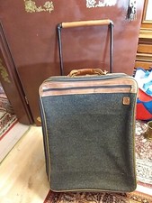 Vecchia valigia trolley di