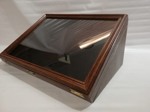 Teca espositore vero - teca, legno