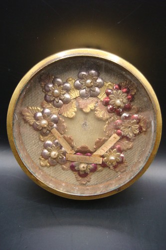Antico reliquiario cattolico
