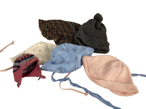Collezione cappelli vestiti
