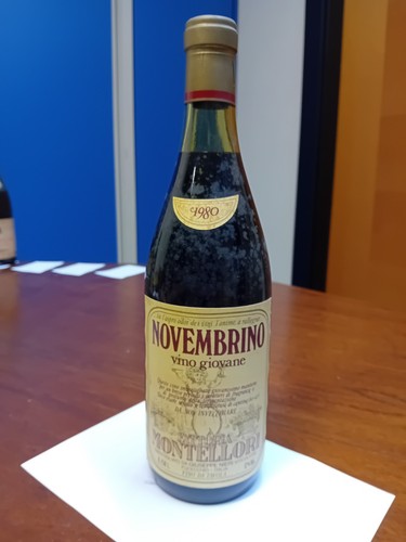 Antica bottiglia vino rosso - vino,