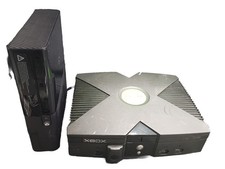 Lotto Due Console Xbox Classic E Xbox 360 Nero Per Pezzi Di Ricambio