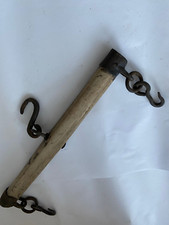 Antico finimento per traino cavallo/bue. Legno e ferro forgiato.